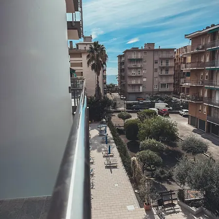 Апартаменты Perla Marina *
